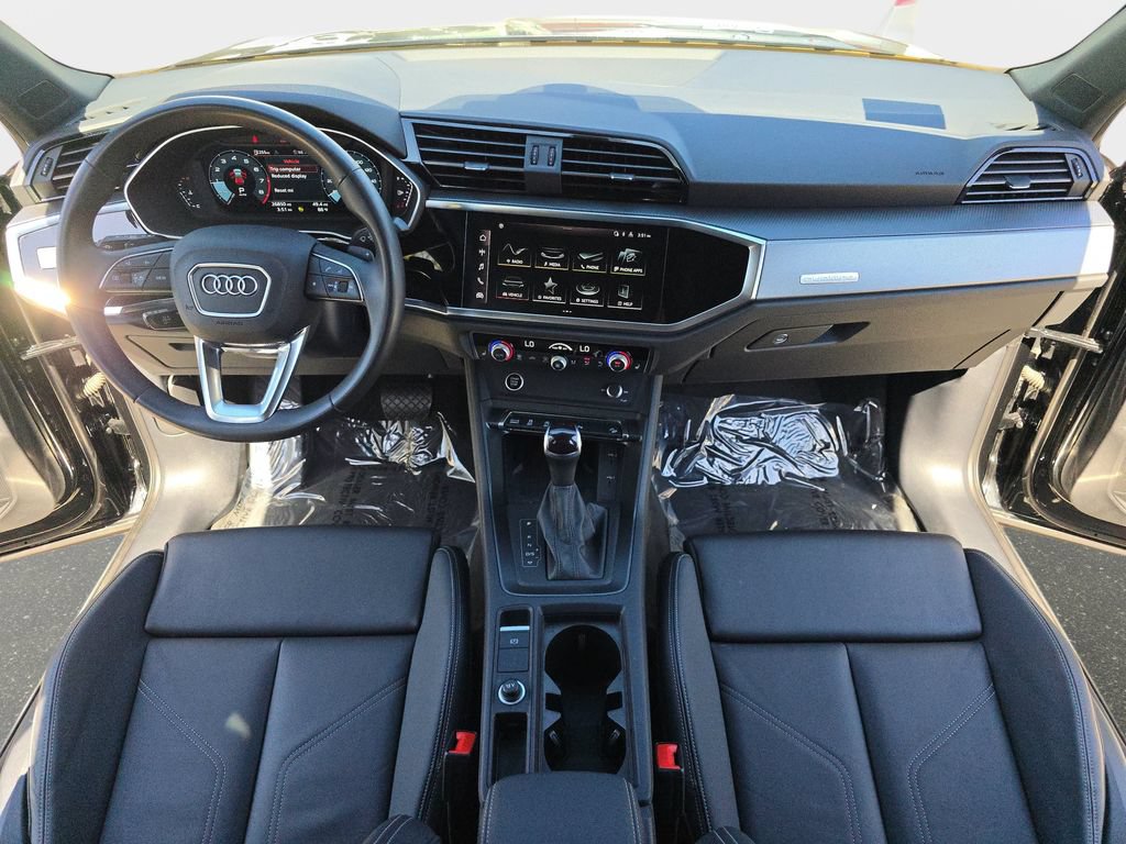Used 2024 Audi Q3 2.0T Premium Plus w/ Premium Plus Package AWD/4WD image 10