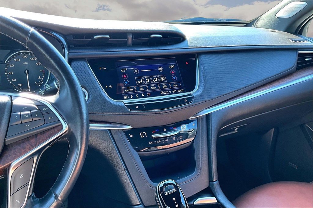Certified 2022 Cadillac XT5 Premium Luxury FWD image 9