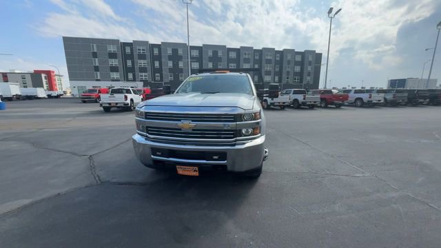 Used 2016 Chevrolet Silverado 3500 W/T w/ WT Convenience Package AWD/4WD image 3