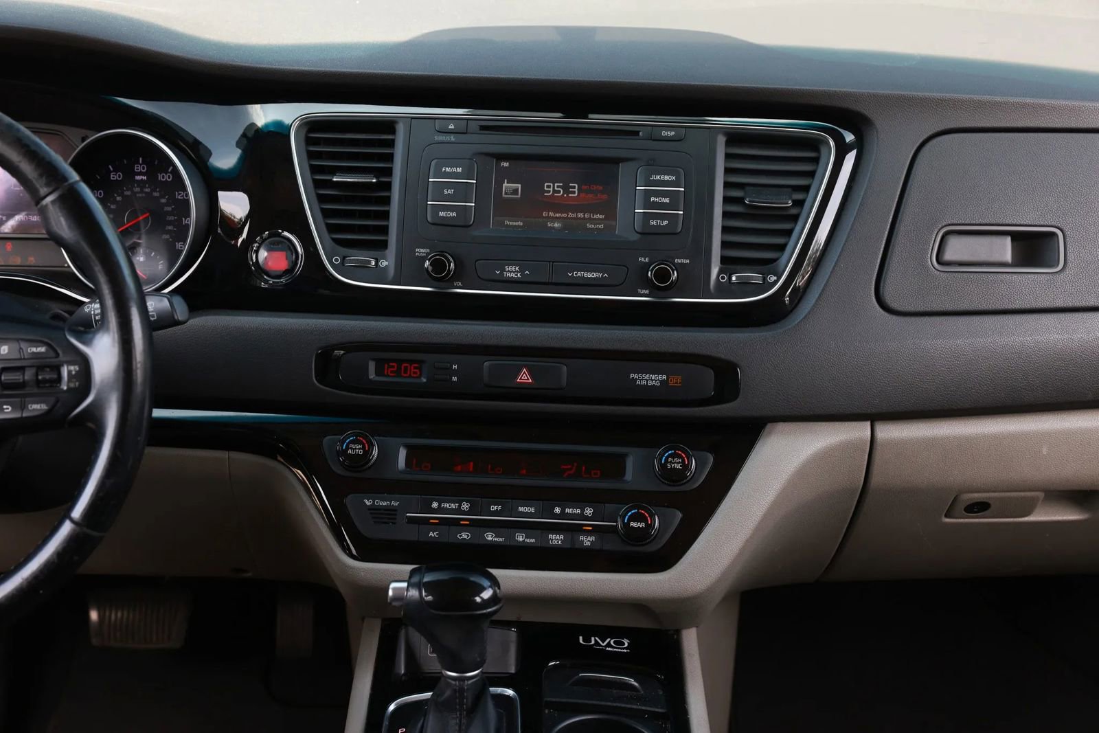 Used 2015 Kia Sedona EX image 39