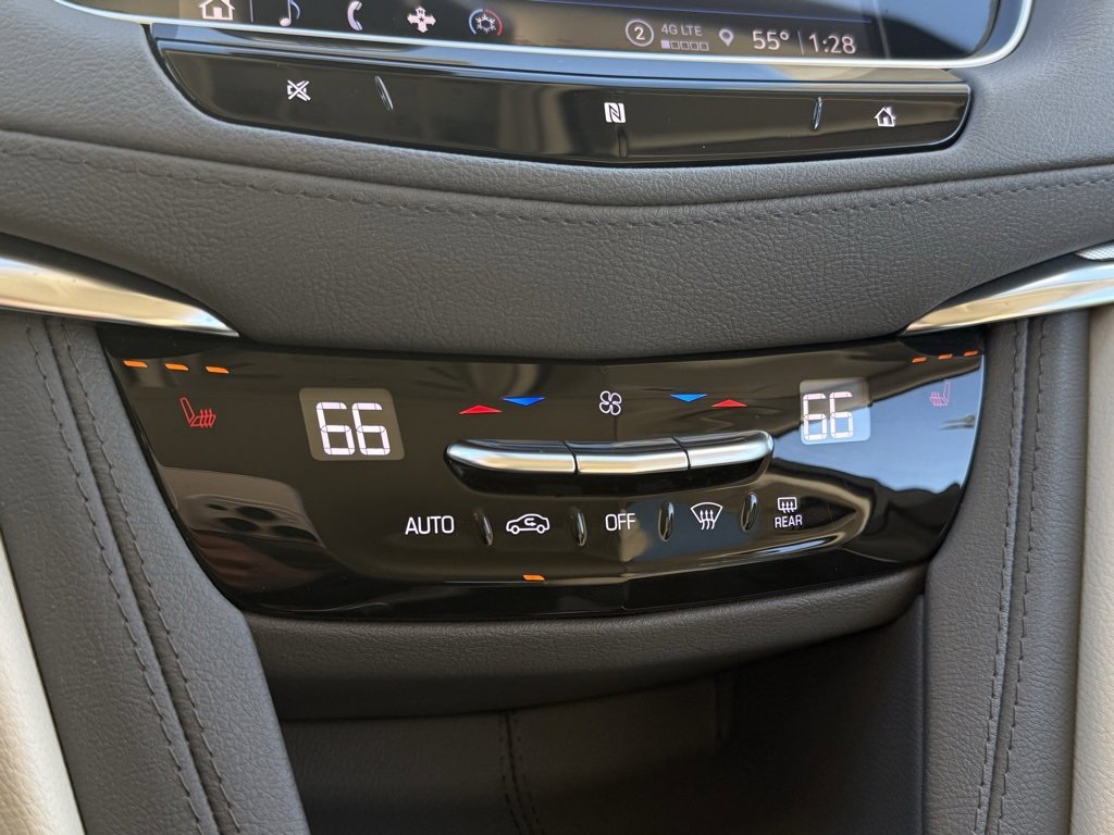 Used 2021 Cadillac XT5 Premium Luxury image 12