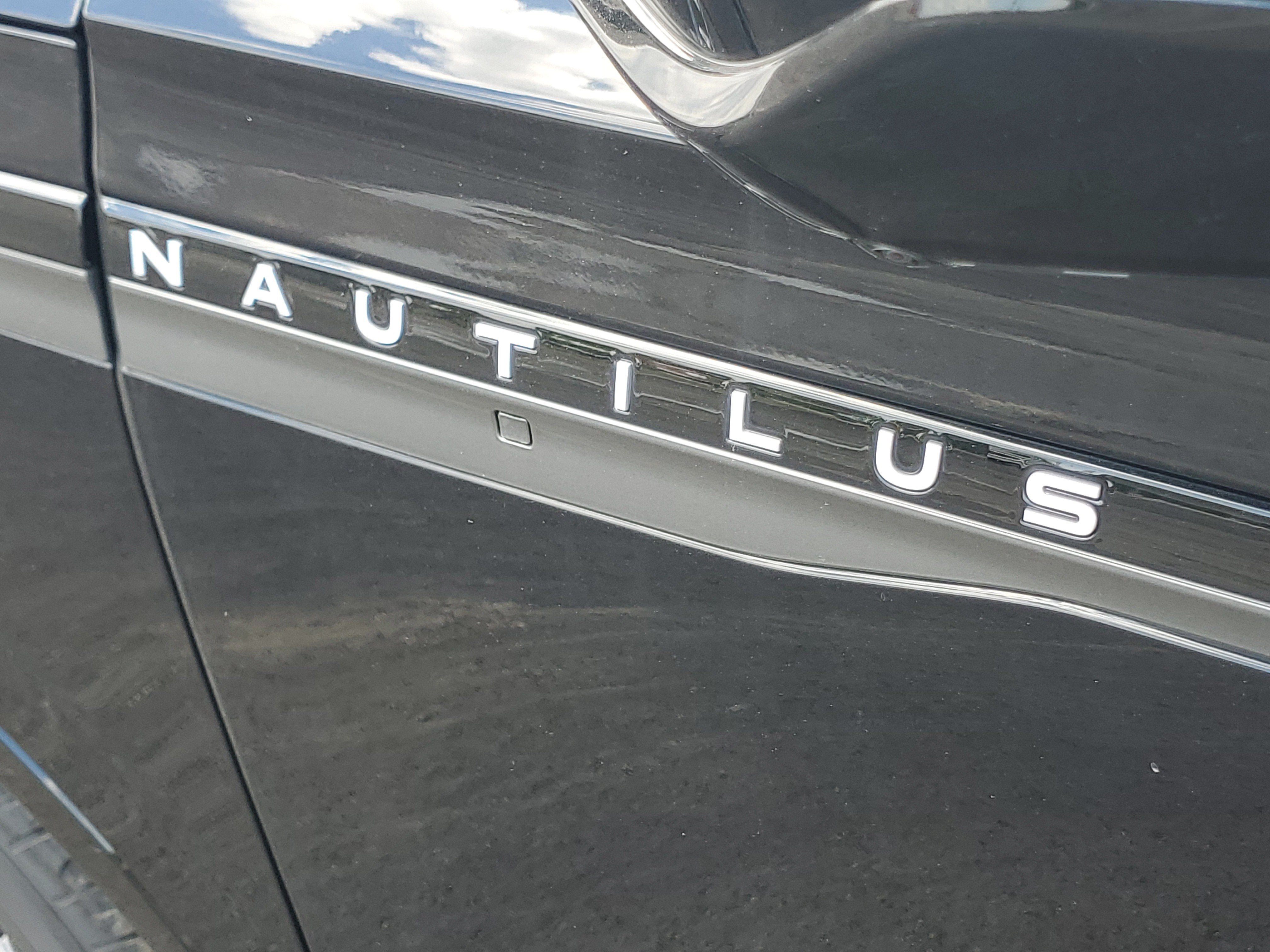 New 2026 Lincoln Nautilus Reserve w/ Jet Appearance Package AWD/4WD image 7