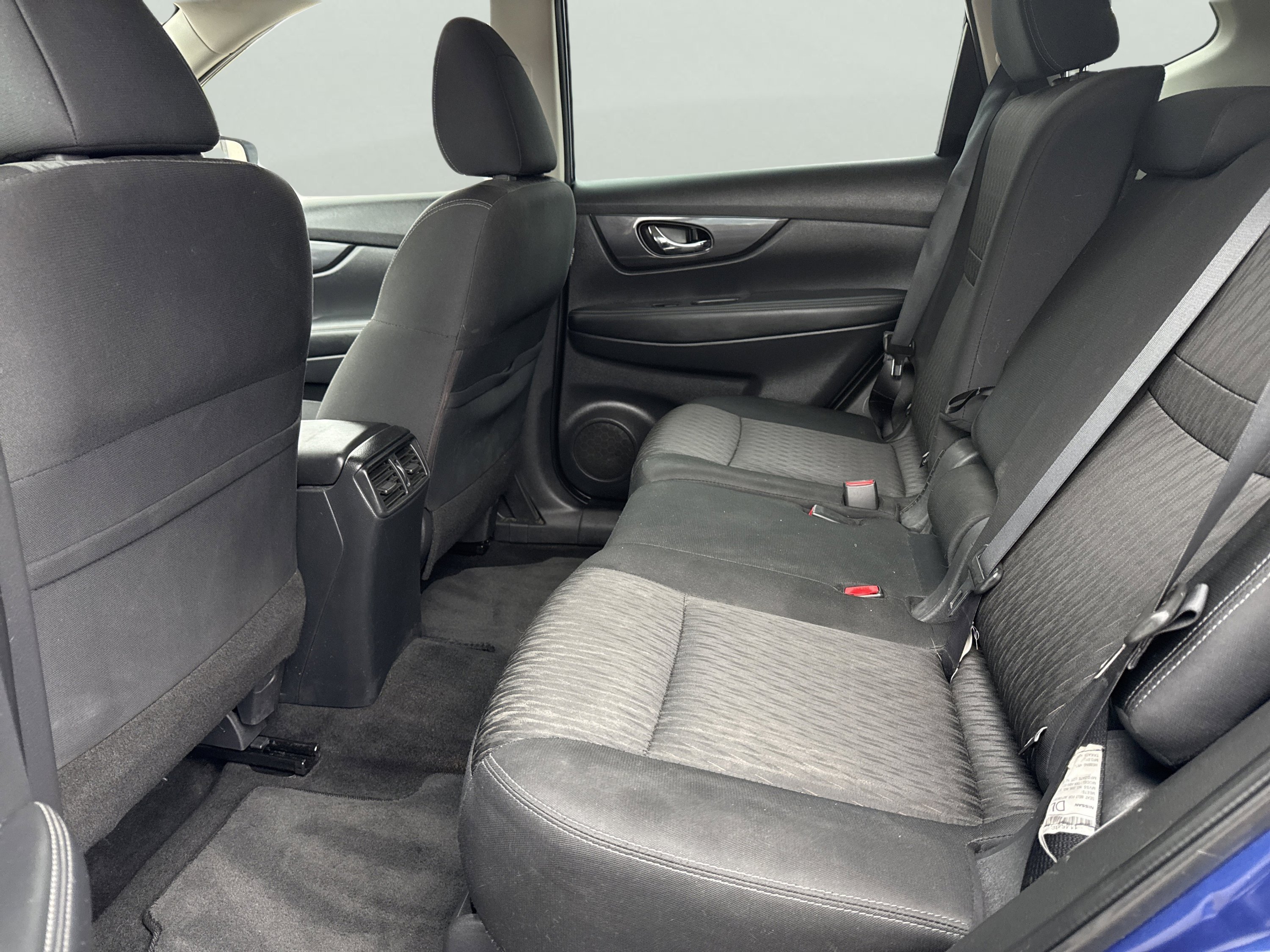 Used 2017 Nissan Rogue S image 12