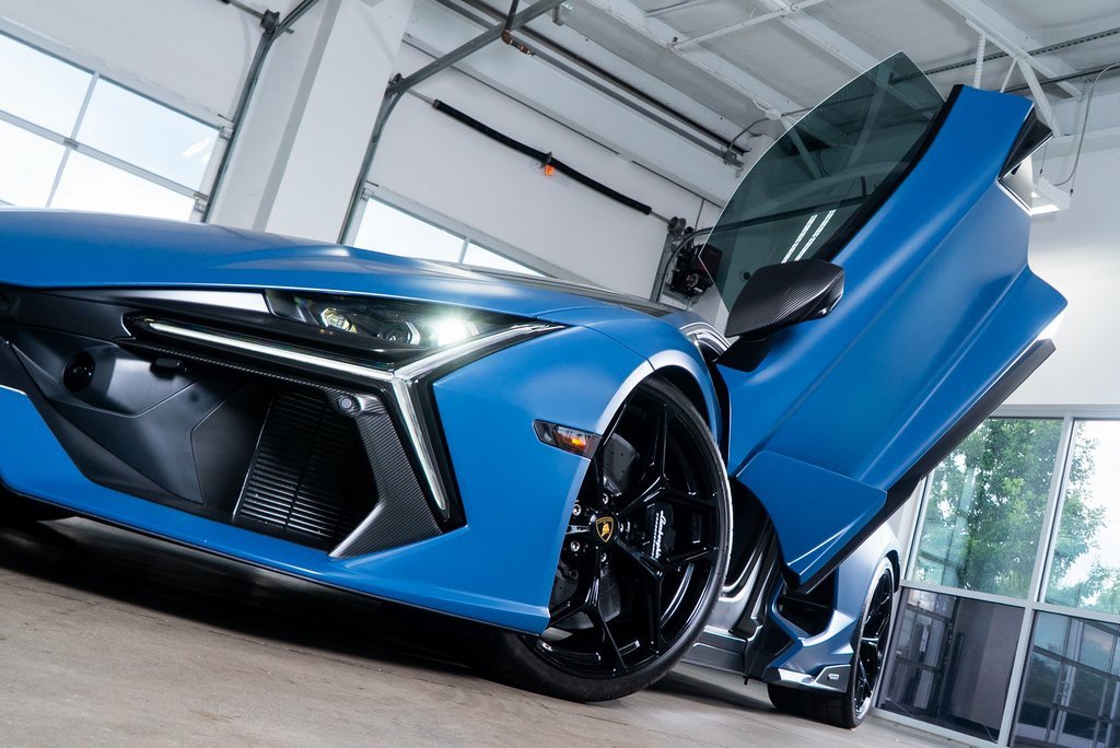 Used 2024 Lamborghini Revuelto image 18