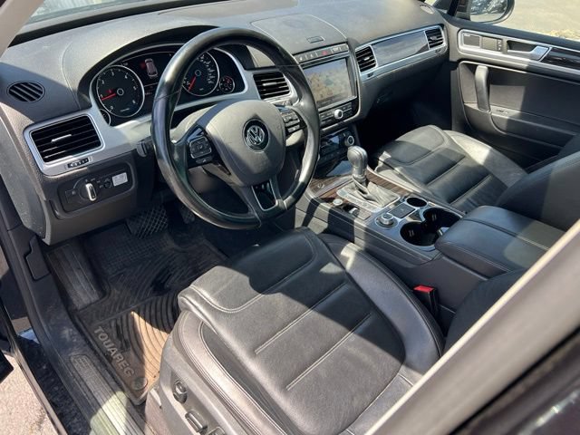 Used 2015 Volkswagen Touareg Sport AWD/4WD image 13