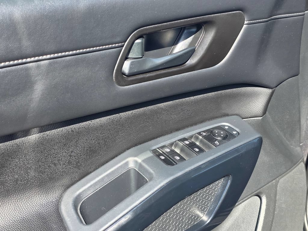 Used 2024 Nissan Pathfinder SV FWD image 14