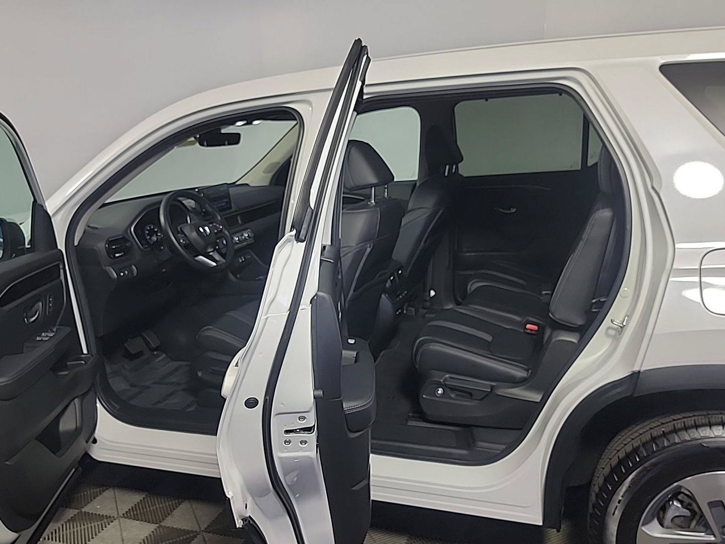 Certified 2025 Honda Pilot EX-L image 14