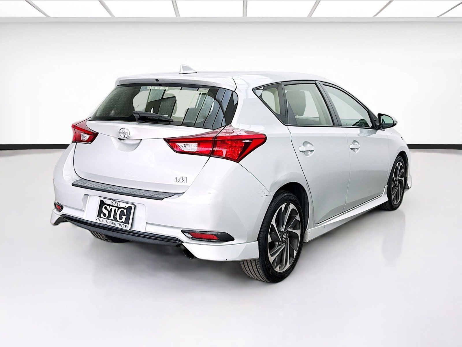 Used 2016 Scion iM FWD image 4