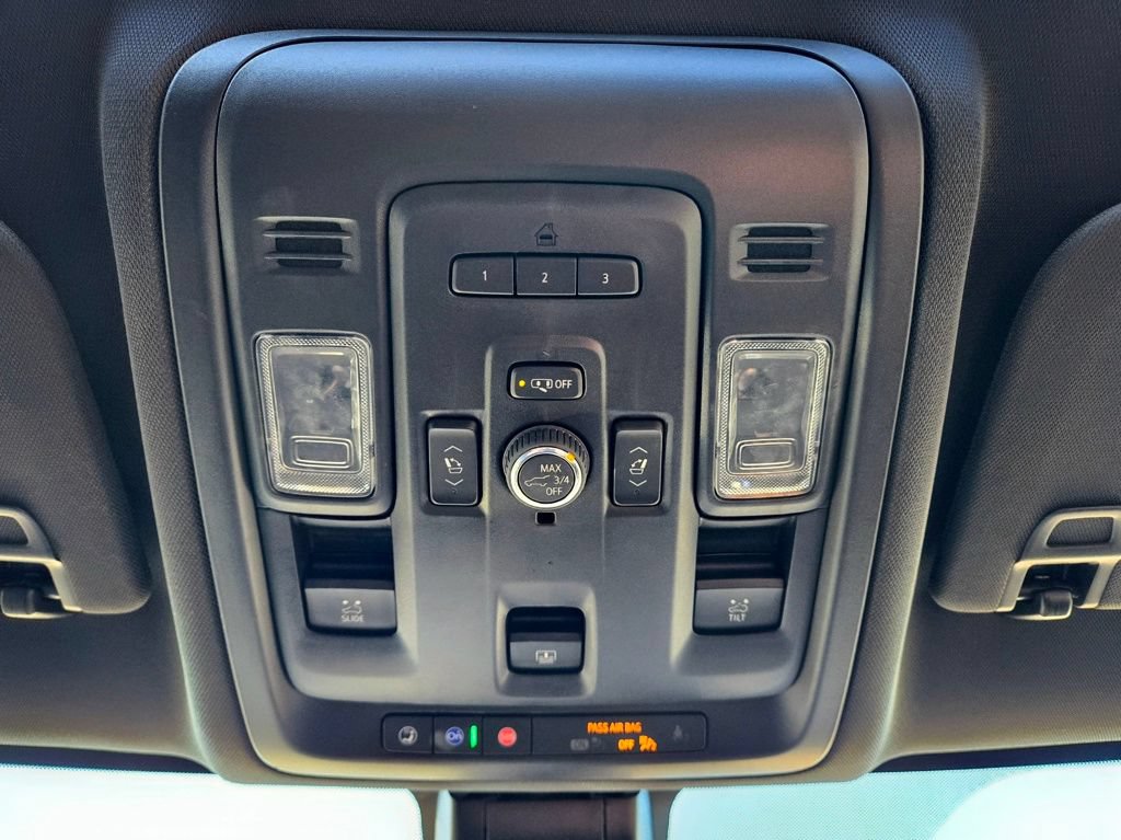 Used 2022 Chevrolet Tahoe RST w/ Luxury Package AWD/4WD image 39