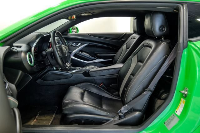 Used 2017 Chevrolet Camaro LT RWD image 5
