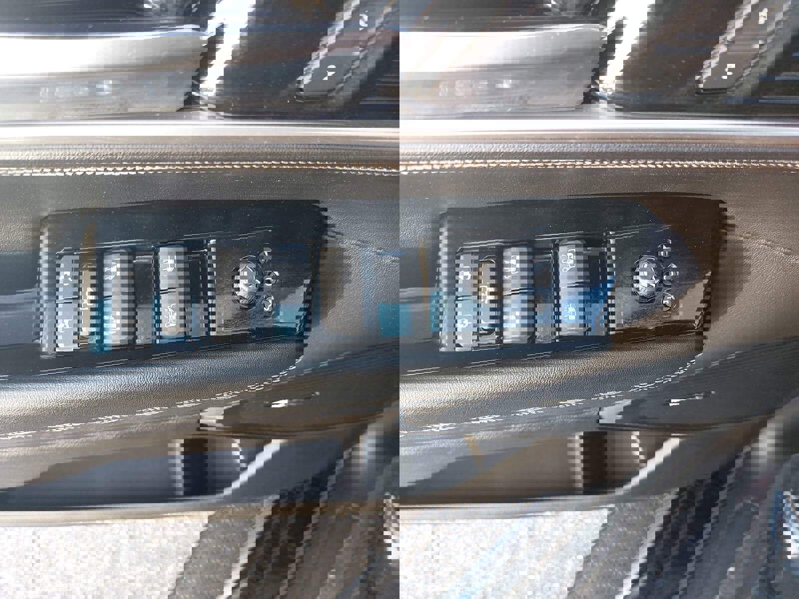 Used 2024 Jeep Wagoneer L Series II image 29