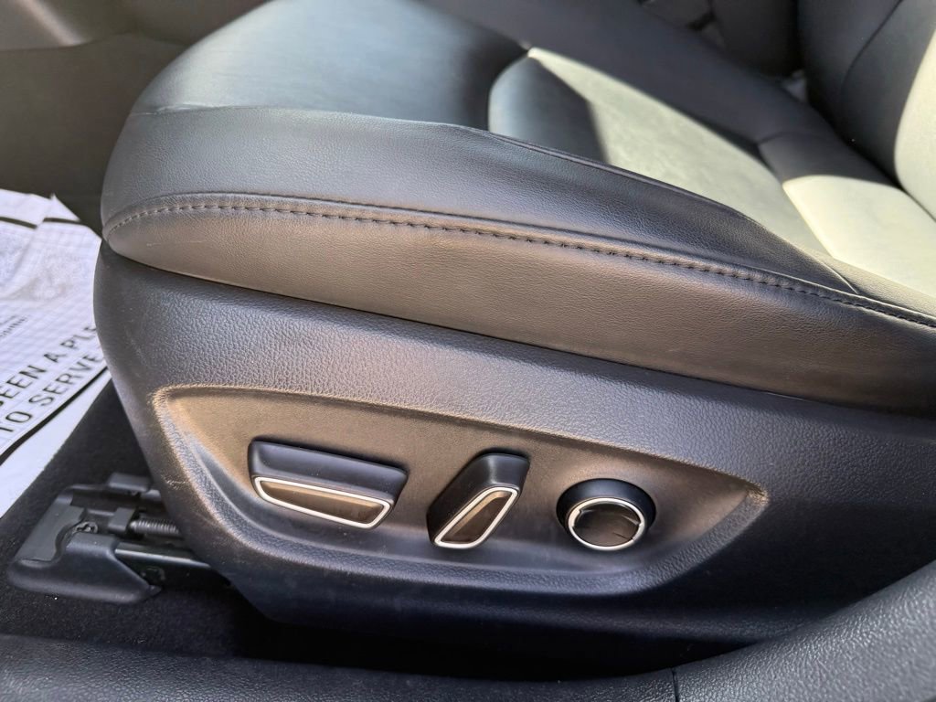 Used 2018 Toyota Prius Prime Premium FWD image 14