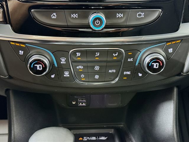 Used 2023 Chevrolet Traverse Premier image 16