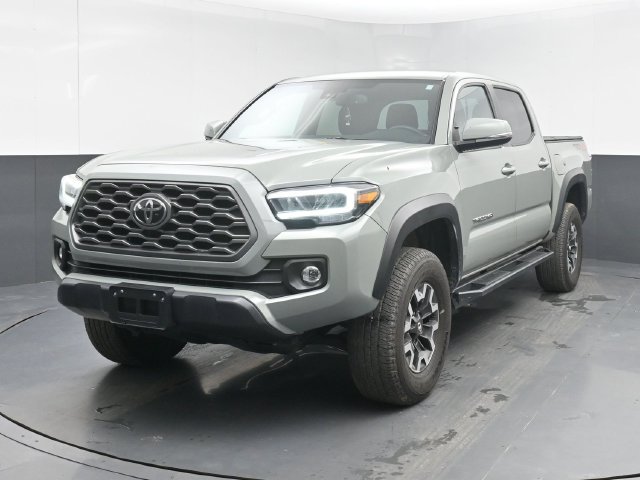 Used 2023 Toyota Tacoma TRD Off-Road AWD/4WD image 5