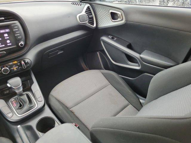 Used 2022 Kia Soul LX image 13