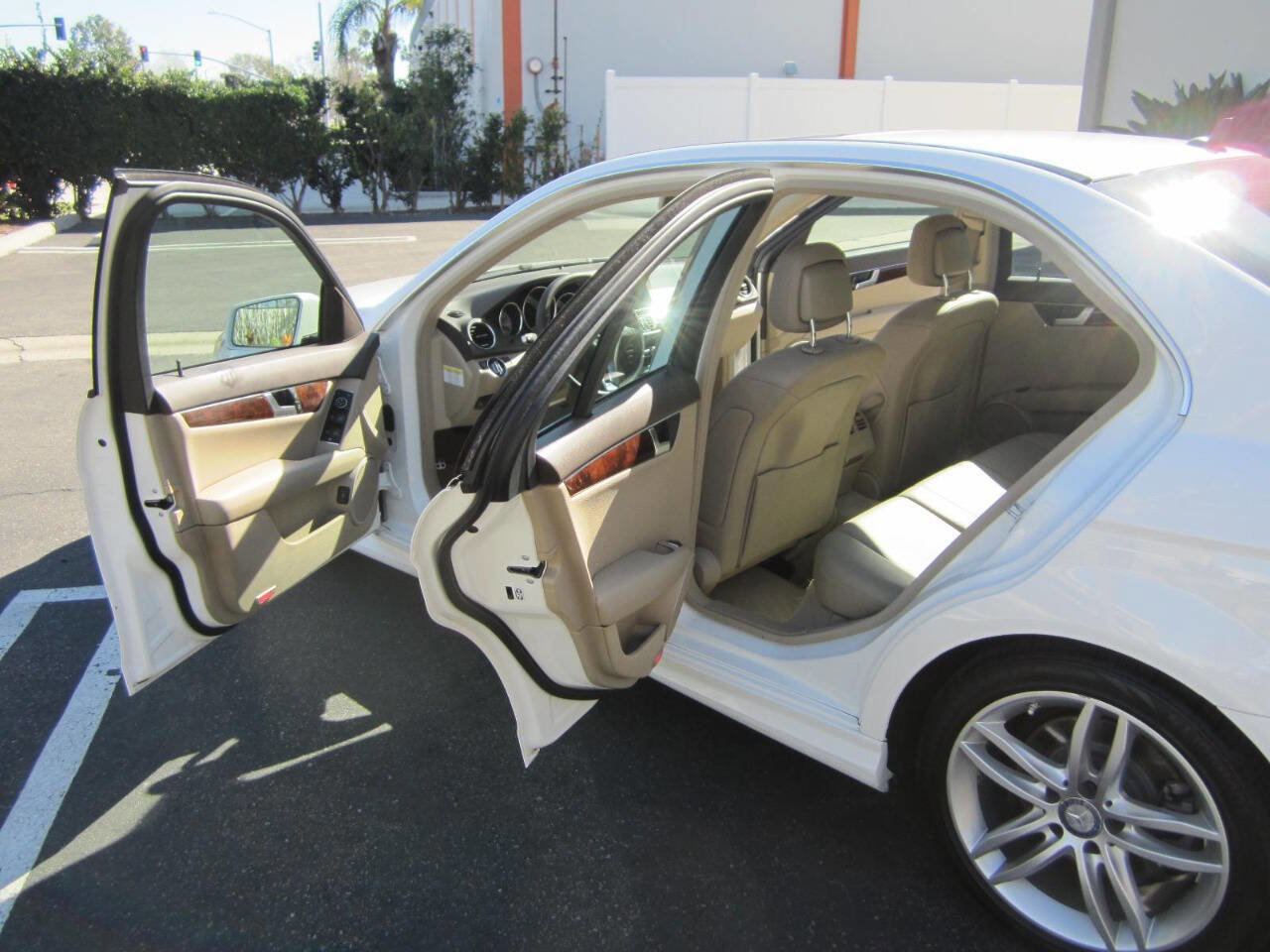 Used 2014 Mercedes-Benz C 250 C 250 Sport 4dr Sedan image 22