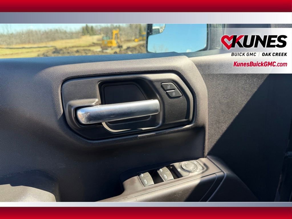 Used 2019 Chevrolet Silverado 1500 Custom Trail Boss w/ Custom Convenience Package image 7