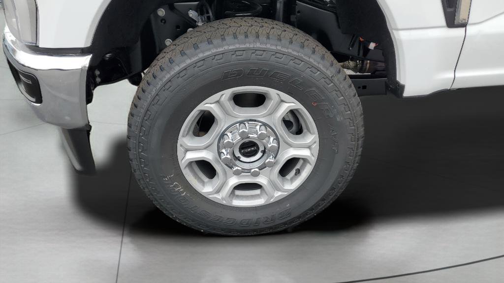 New 2026 Ford F250 4x4 Crew Cab Super Duty image 10