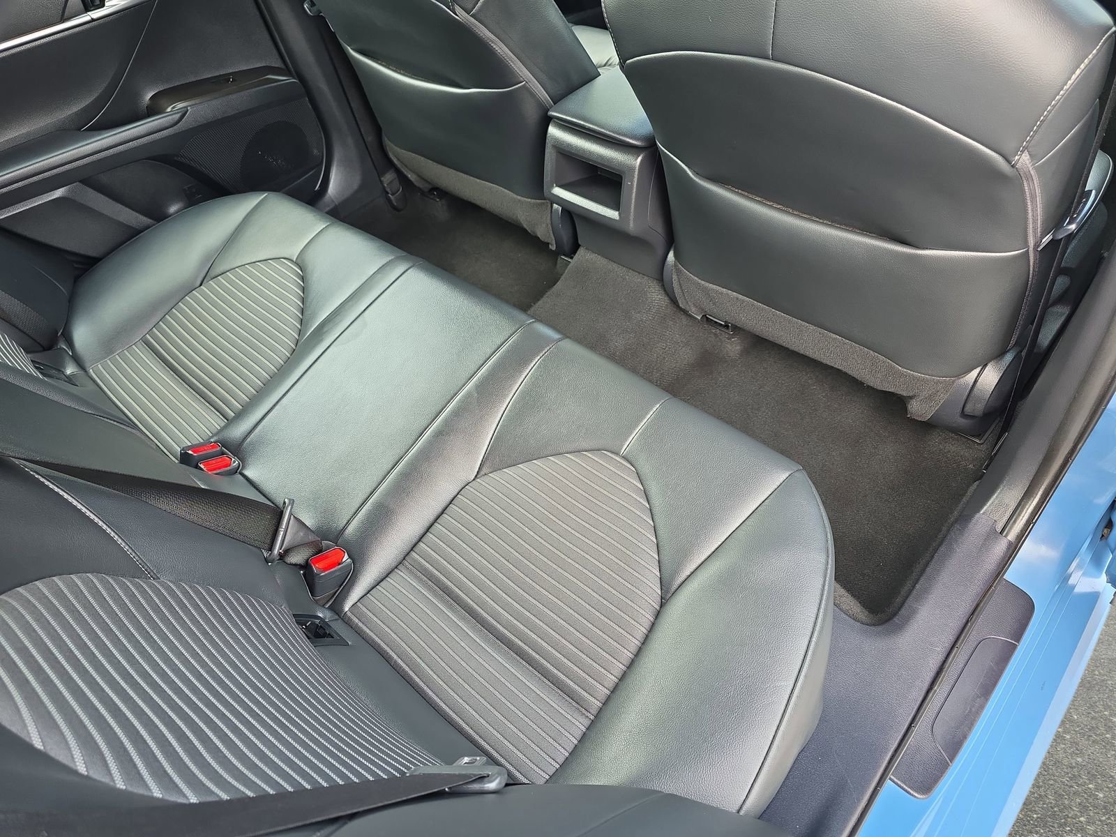 Used 2024 Toyota Camry SE image 11