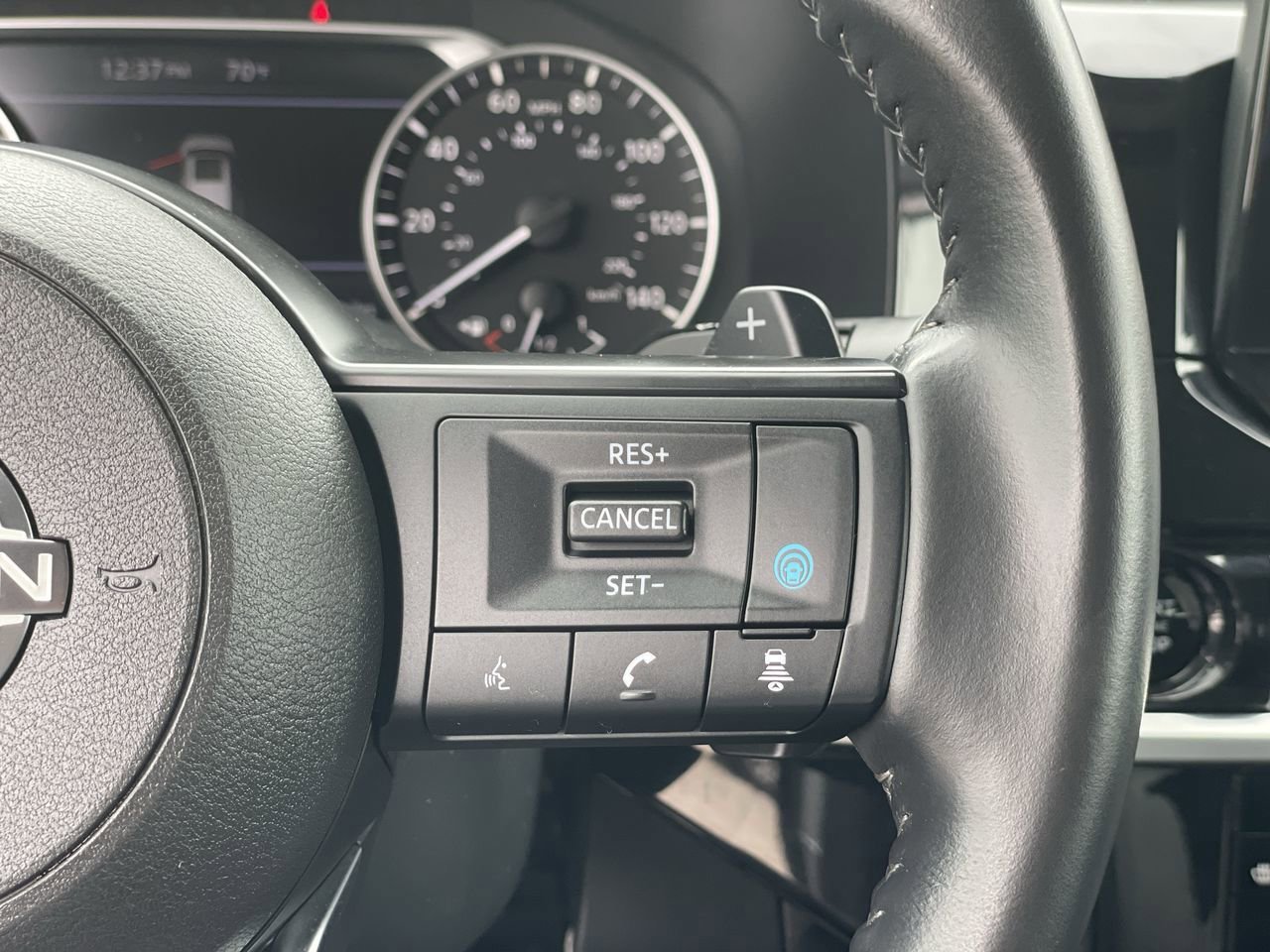 Used 2025 Nissan Pathfinder SV image 30
