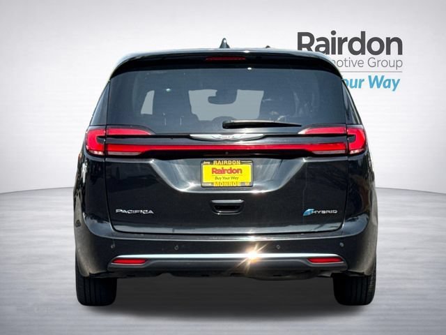 Used 2023 Chrysler Pacifica Touring-L FWD image 5