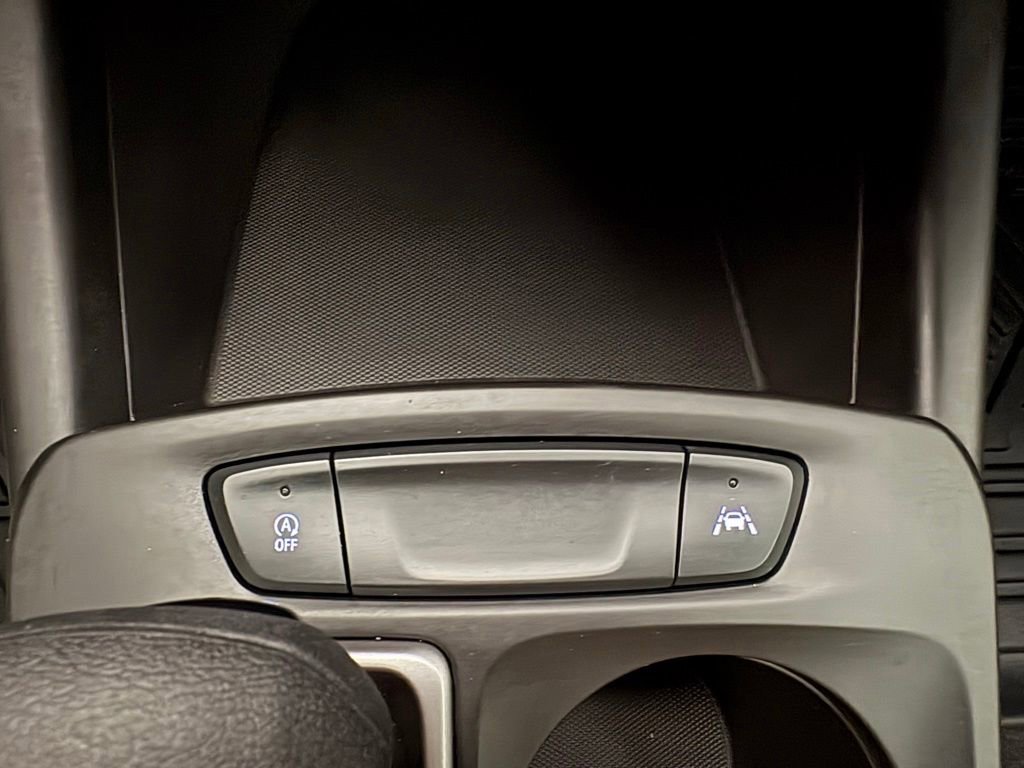 Certified 2025 Chevrolet Trax RS FWD image 10