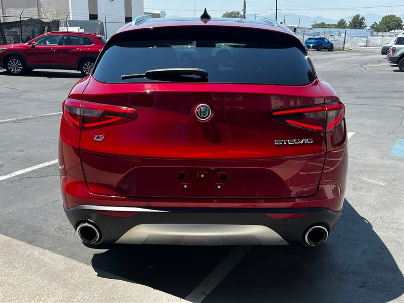 Used 2018 Alfa Romeo Stelvio Ti Lusso AWD/4WD image 6