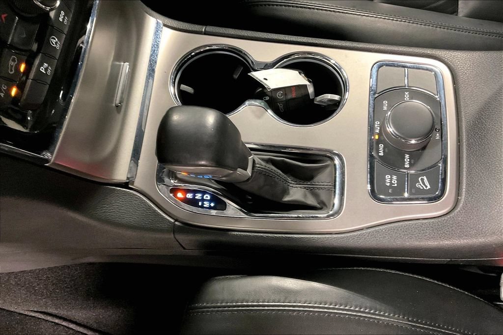 Used 2021 Jeep Grand Cherokee Limited AWD/4WD image 17