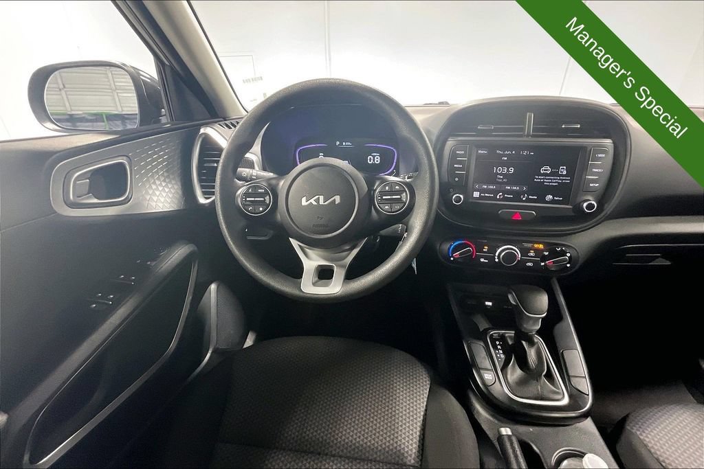 Used 2025 Kia Soul LX w/ LX Technology Package FWD image 6