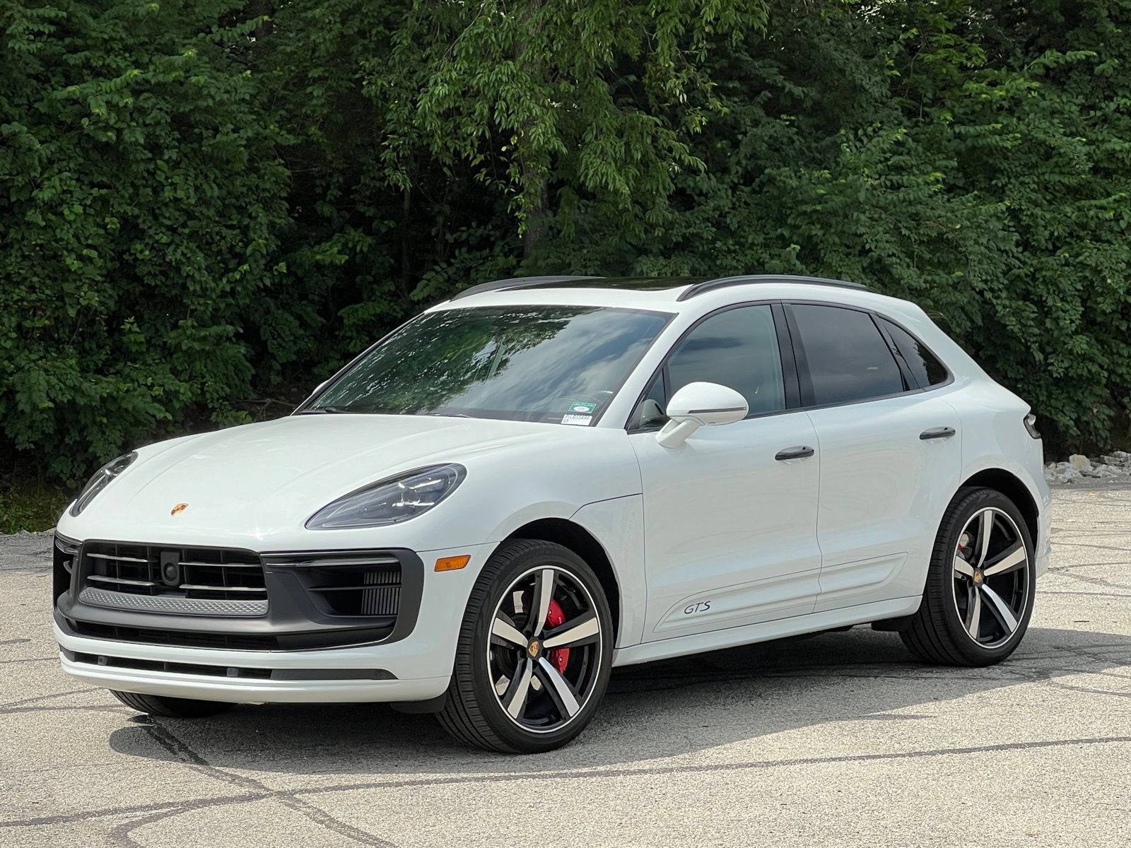 Certified 2024 Porsche Macan GTS AWD/4WD image 1