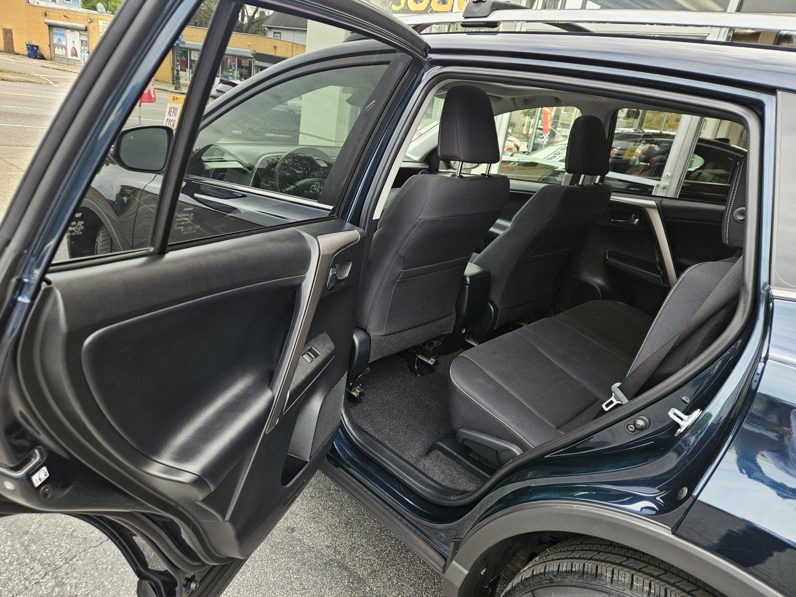 Used 2017 Toyota RAV4 XLE w/ Plus Extra Value Package image 10
