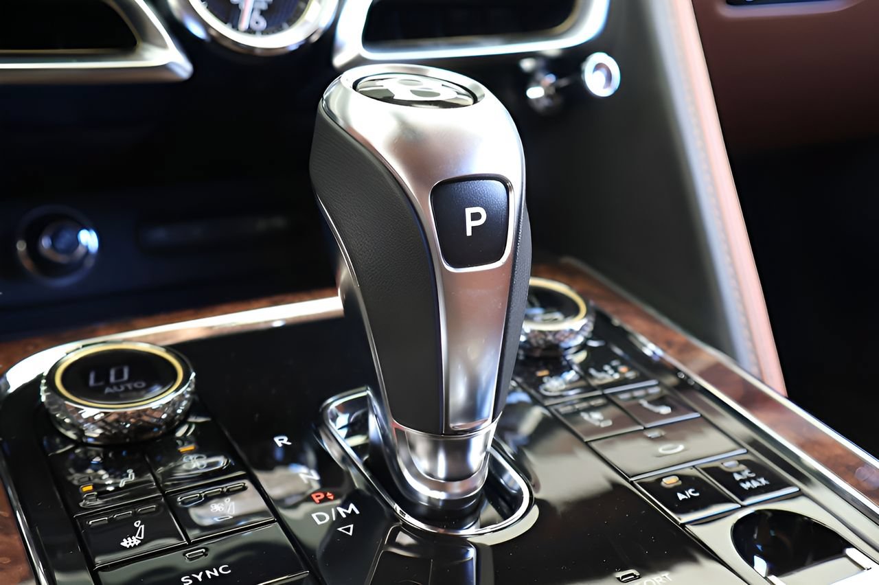 New 2026 Bentley Flying Spur Plug-In Hybrid AWD/4WD image 30