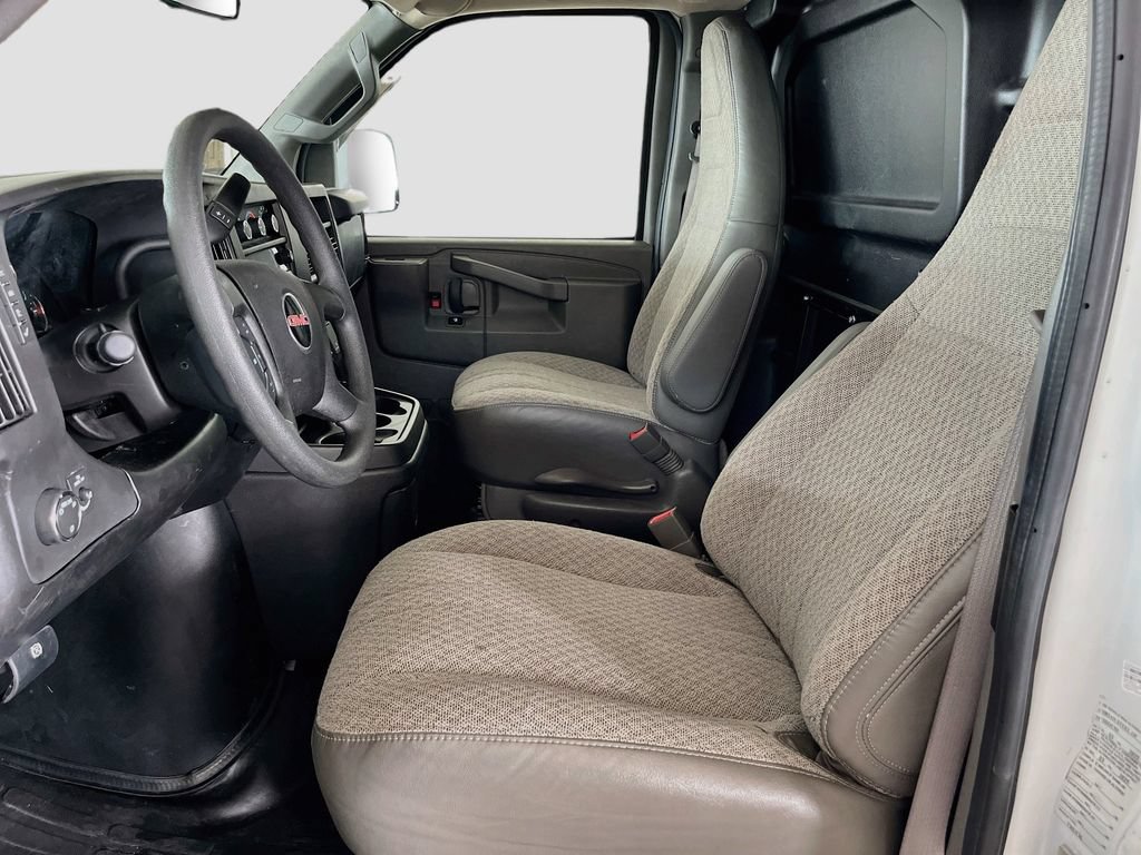 Used 2025 GMC Savana 2500 w/ Driver Convenience Package RWD image 21