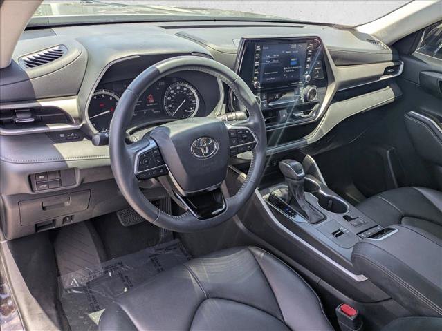 Used 2021 Toyota Highlander XLE FWD image 10