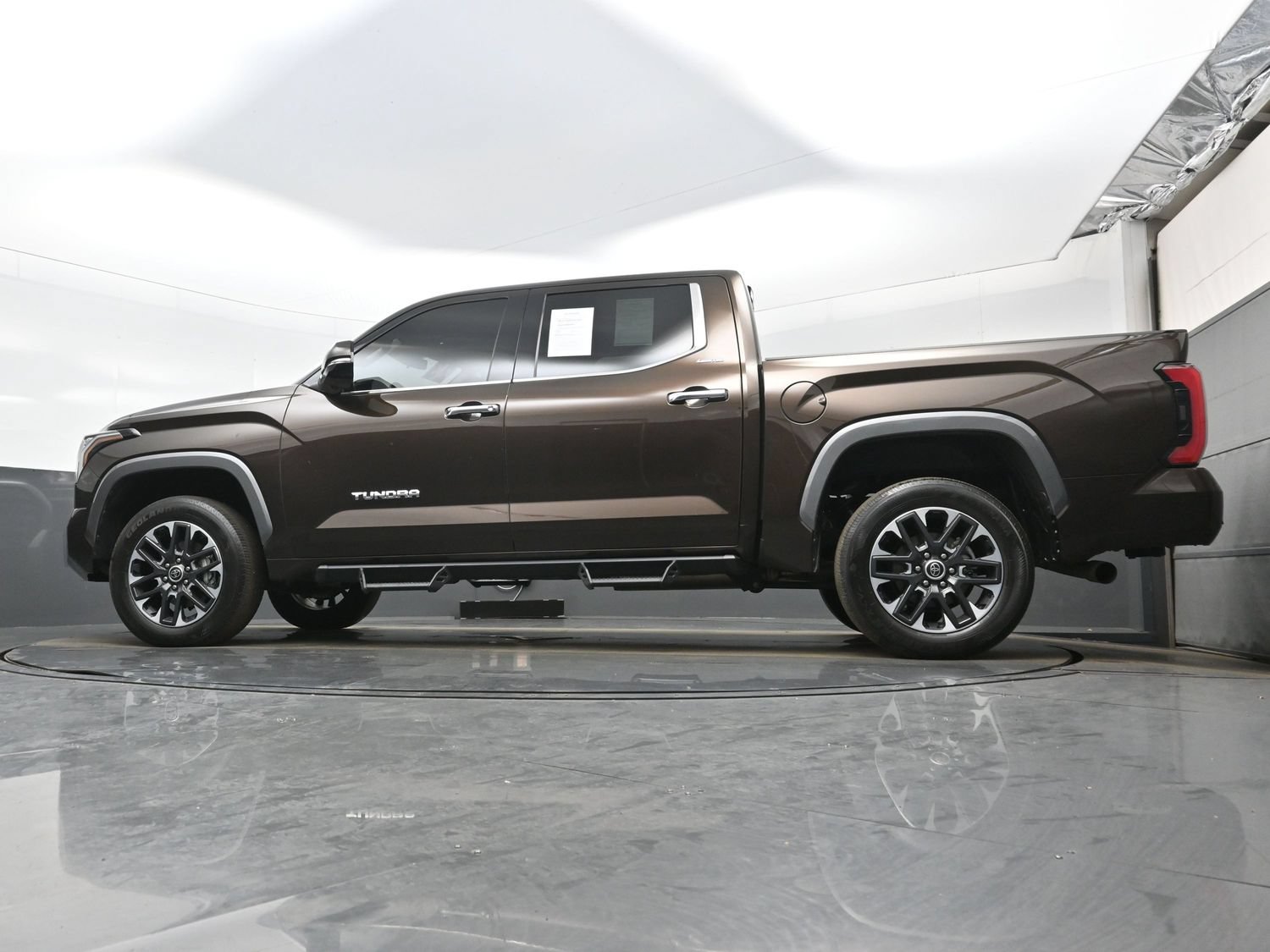 Used 2023 Toyota Tundra Limited AWD/4WD image 29