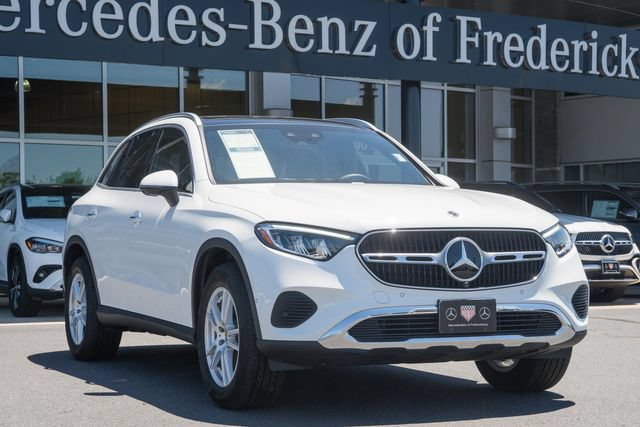 Certified 2025 Mercedes-Benz GLC 300 4MATIC w/ Driver Assistance Package image 1