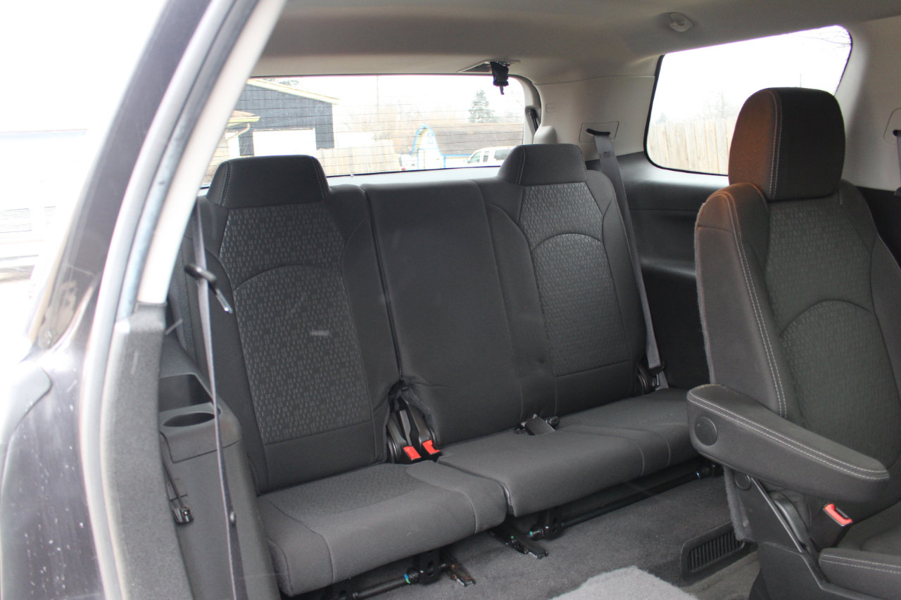 Used 2015 GMC Acadia SLE image 36