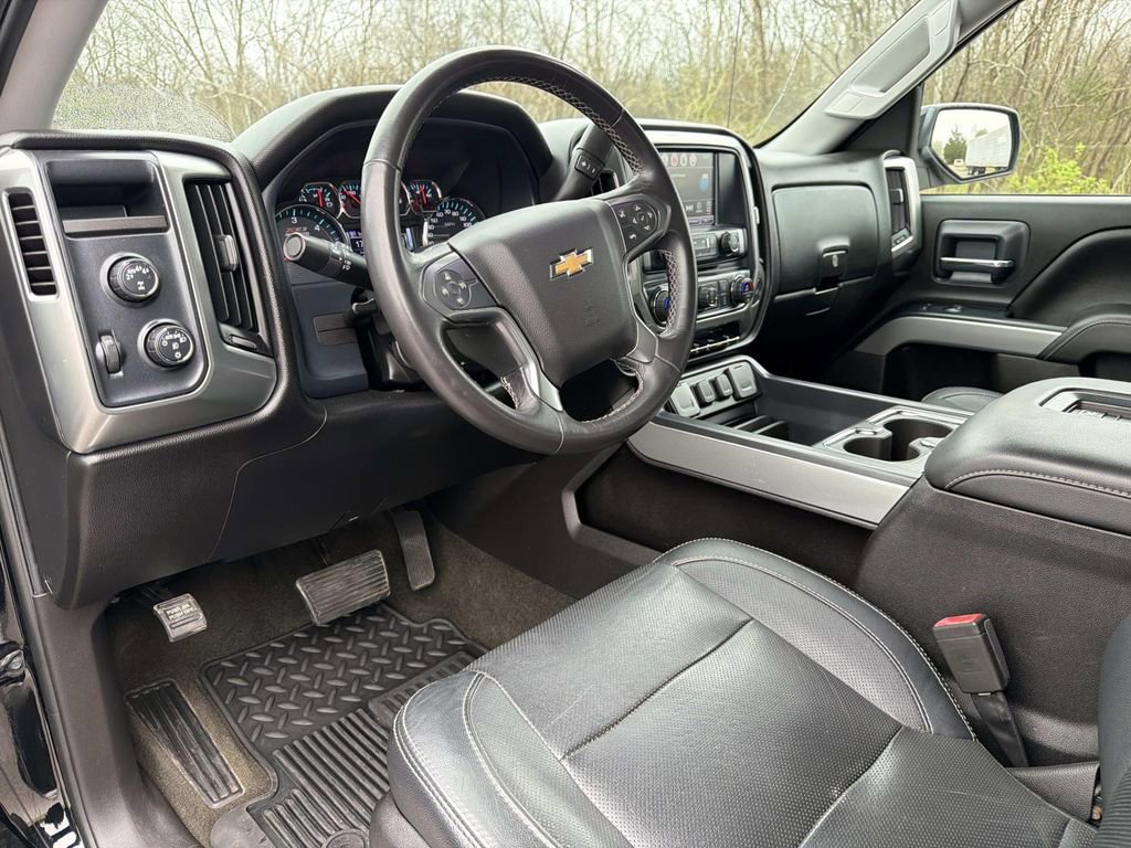 Used 2018 Chevrolet Silverado 1500 LT w/ All Star Edition image 26