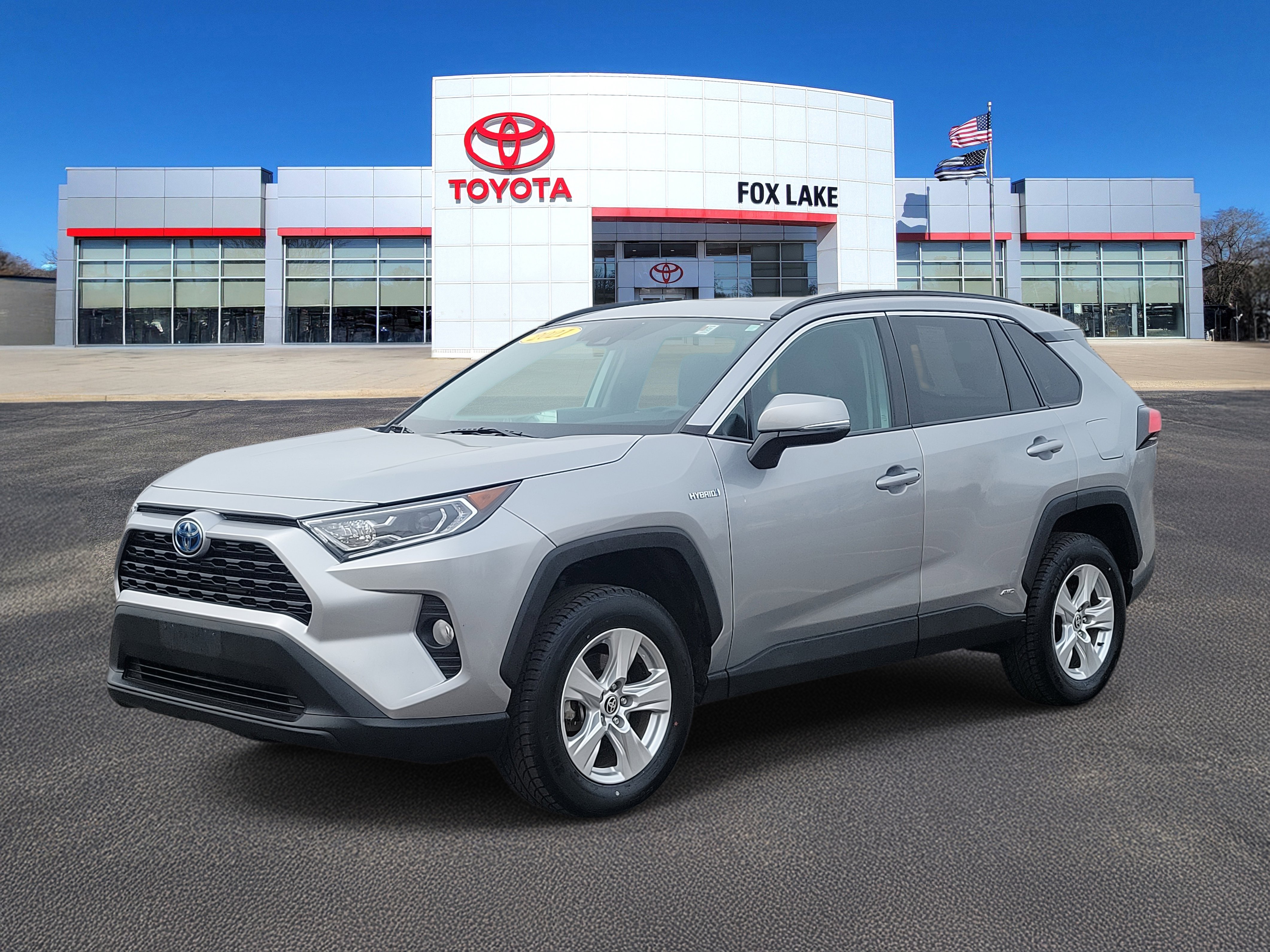 Used 2021 Toyota RAV4 XLE w/ Convenience Package image 2