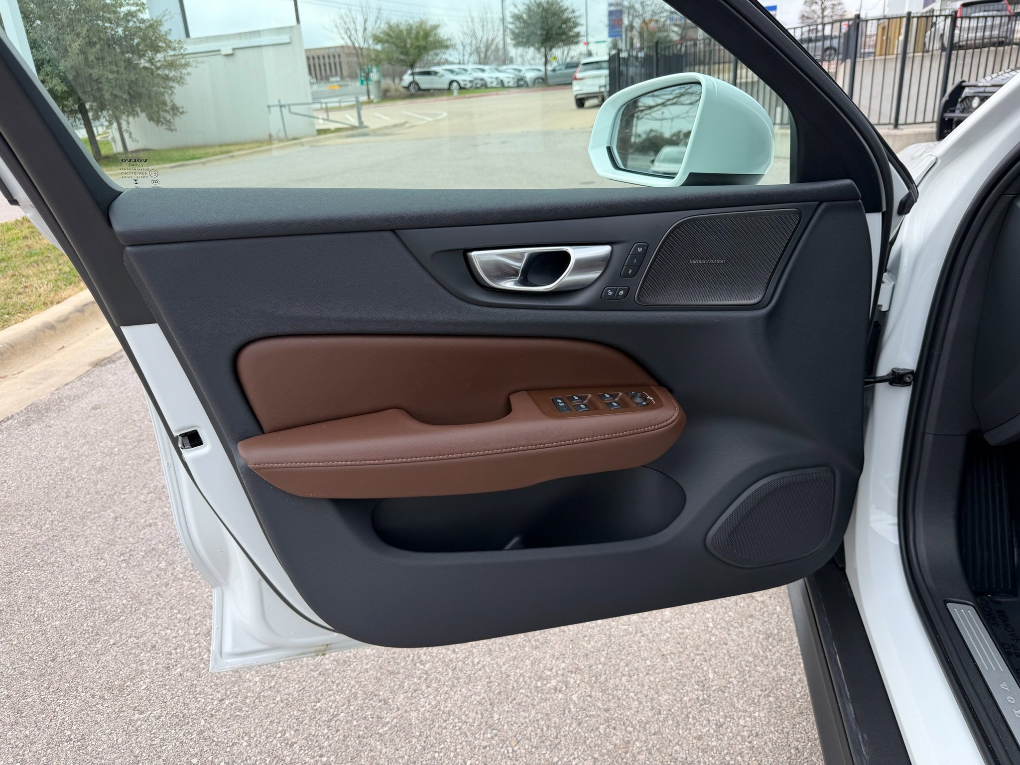 New 2026 Volvo V60 B5 Cross Country Plus w/ Climate Package AWD/4WD image 17