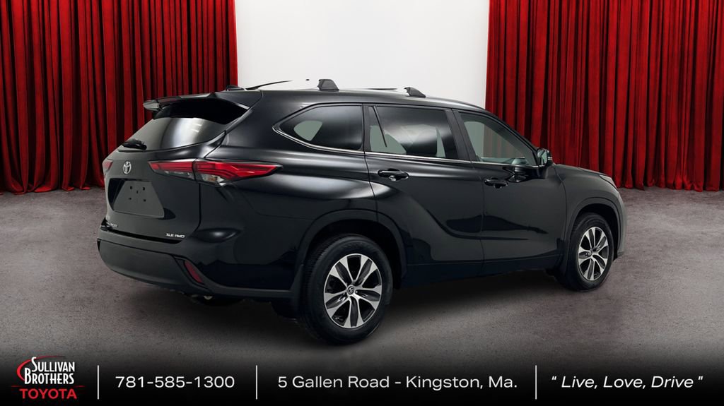 Used 2023 Toyota Highlander XLE image 5
