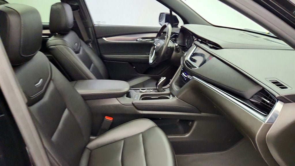 Used 2021 Cadillac XT6 Luxury FWD image 24
