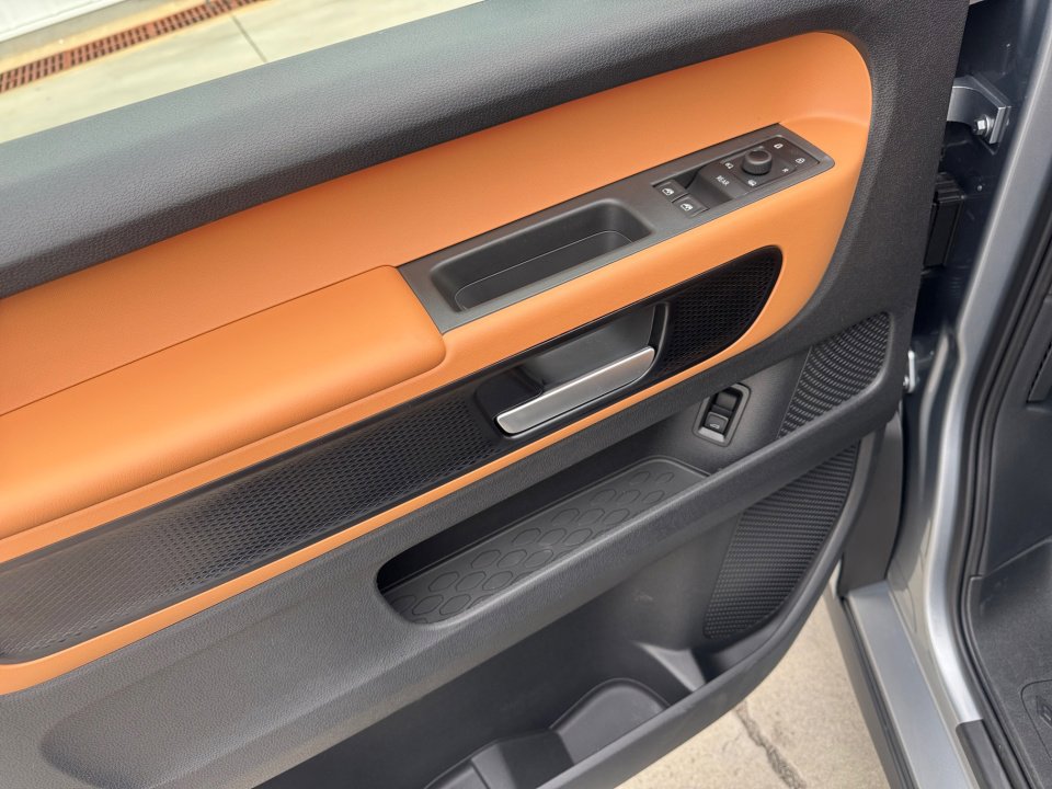 New 2025 Volkswagen ID. Buzz Pro S image 25