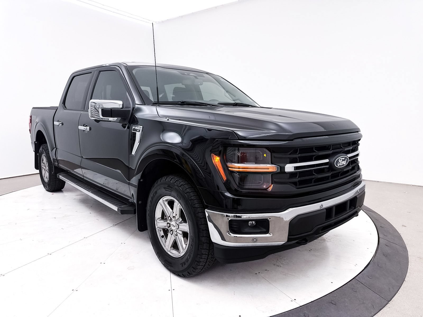 Used 2025 Ford F150 XLT w/ Equipment Group 302A MID AWD/4WD image 12