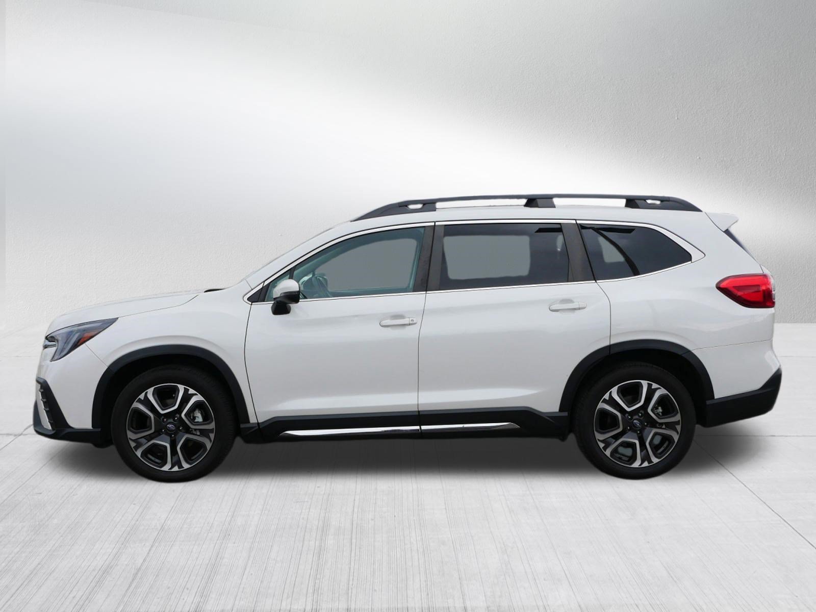 Used 2023 Subaru Ascent Limited image 4