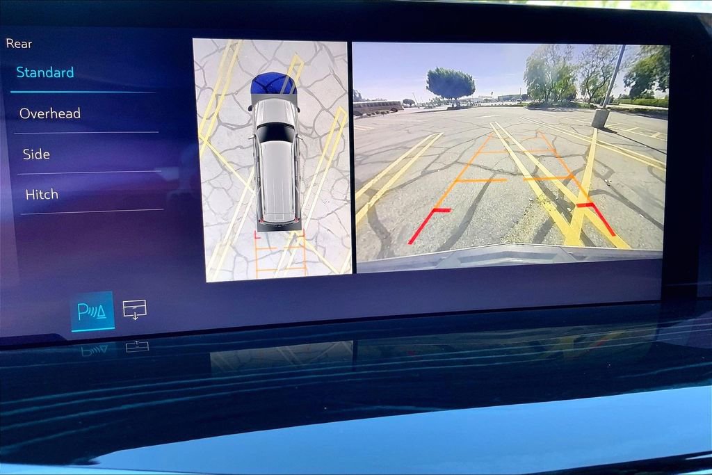 Certified 2025 Cadillac Escalade ESV Sport w/ Touring Package image 28