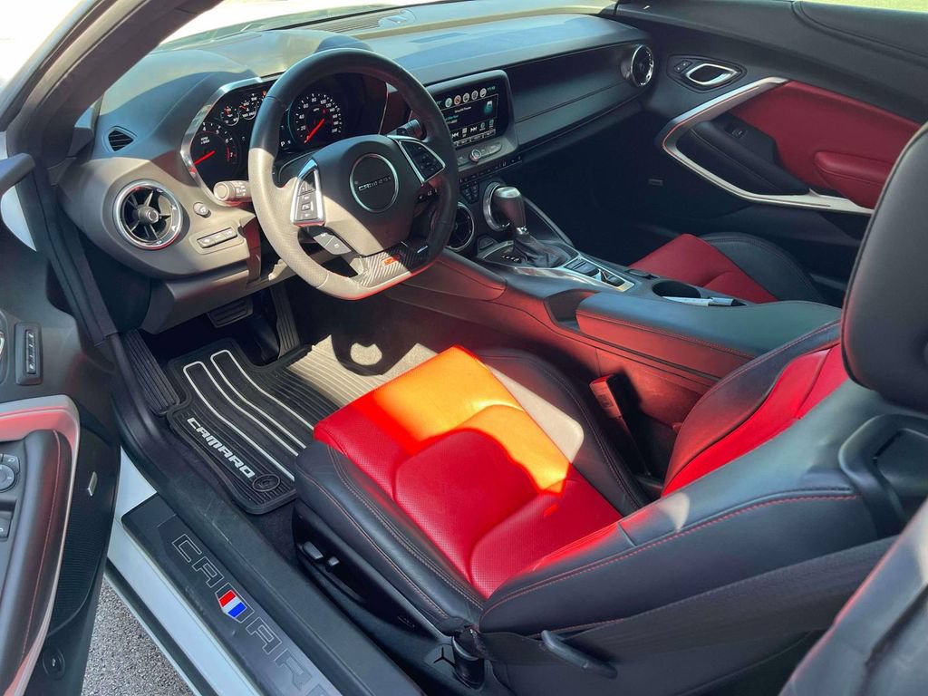 Certified 2018 Chevrolet Camaro SS RWD image 12