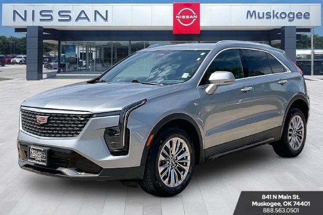 Used 2024 Cadillac XT4 Premium Luxury FWD image 3