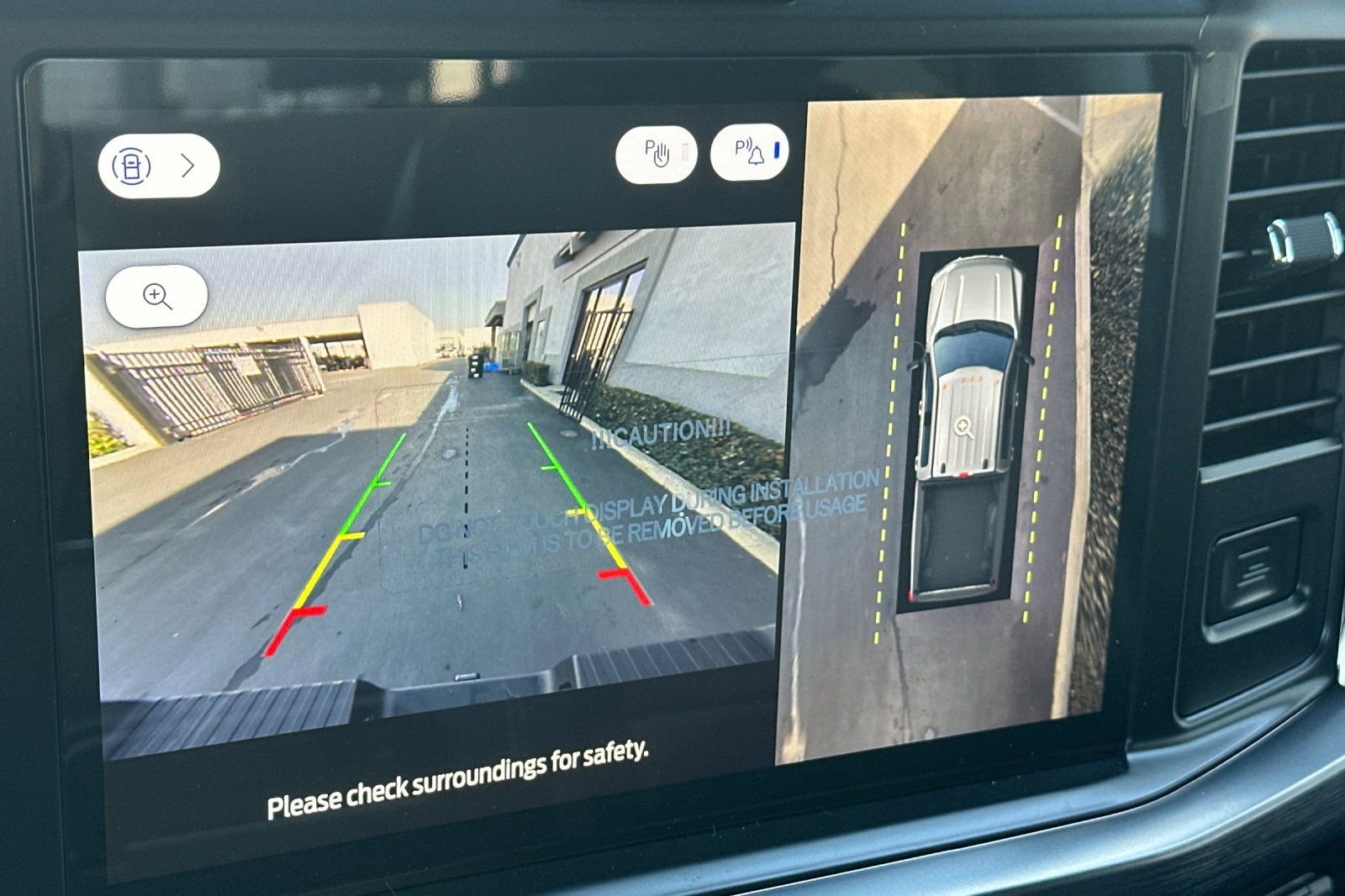 New 2026 Ford F250 Lariat w/ Black Appearance Package image 19