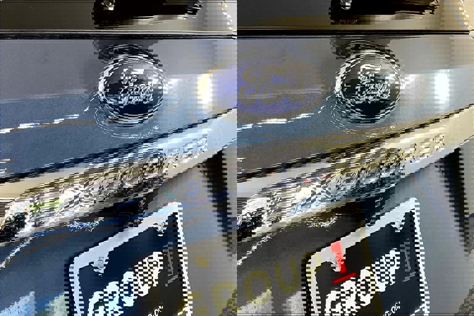 Used 2018 Ford Explorer XLT image 30